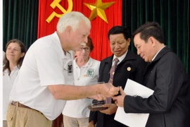 Đoàn Cựu chiến binh Mỹ thăm và làm việc tại tỉnh Quảng Nam