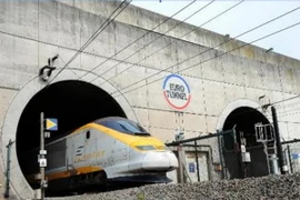 Giao thông tại đường hầm qua eo biển Manche lại bị đình trệ