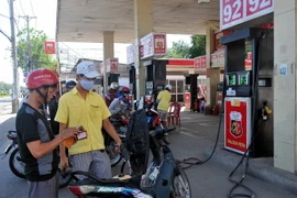 Bộ trưởng Đinh Tiến Dũng: Giá xăng dầu bán lẻ tăng 30% là hợp lý