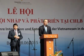 Chủ tịch Ủy ban Trung ương Mặt trận Tổ quốc Việt Nam Nguyễn Thiện Nhân phát biểu tại Lễ hội. (Ảnh: Mạnh Hùng/TTXVN)