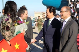 Lễ đón Thủ tướng Nguyễn Tấn Dũng và Phu nhân tại sân bay quân sự Figo Manduro, Thủ đô Lisbon. (Ảnh: Đức Tám/TTXVN)