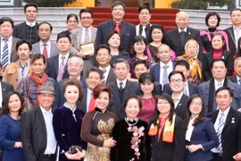 “Xuân Quê hương 2015” đón gần 100 kiều bào vui Tết cổ truyền