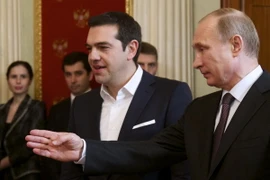 Thủ tướng Hy Lạp Alexis Tsipras và Tổng thống Nga Vladimir Putin. (Ảnh: AFP/TTXVN)