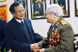 Bí thư Thành ủy Hà Nội thăm và chúc Tết gia đình chính sách