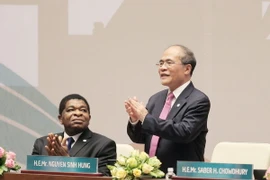 Chủ tịch Quốc hội chiêu đãi trọng thể các đại biểu dự IPU-132