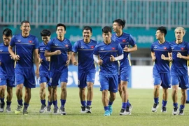 Đội tuyển U23 Việt Nam trong một buổi tập luyện. (Ảnh: Hoàng Linh/TTXVN)