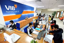 Khách hàng giao dịch tại VIB. (Nguồn: VIB)