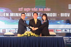 Lãnh đạo 3 bên tham gia ký kết. (Nguồn: BIDV)
