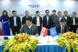 Lãnh đạo hai bên tham gia ký kết. (Nguồn: Maritime Bank)