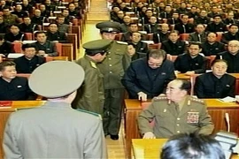 Ông Jang Song-Thaek bị bắt ngay trong một cuộc họp cấp cao (Ảnh từ truyền hình Triều Tiên).