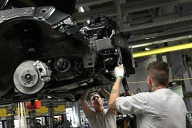 Kinh tế Eurozone: Những đốm sáng ở cuối đường hầm