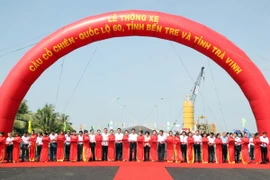 Thủ tướng phát lệnh thông xe cầu Cổ Chiên nối Bến Tre và Trà Vinh