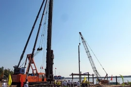 Xây dựng Bến nhập thiết bị thuộc Dự án điện lực Long Phú 1