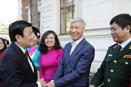 Chủ tịch nước gặp gỡ cán bộ Đại sứ quán Việt Nam tại Nga