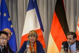 Thứ trưởng Ngoại giao Iran Abbas Araqchi (phải) tại vòng đàm phán hạt nhân giữa Iran và nhóm P5+1 ở Montreux, Thụy Sỹ ngày 5/3/2015. (Nguồn: AFP/TTXVN)