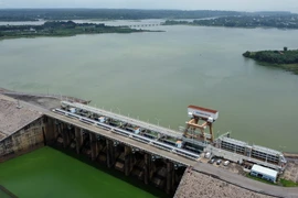 Đập tràn Thủy điện Trị An nhìn từ hạ lưu. (Ảnh: Huy Hùng/TTXVN)