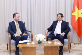 Thủ tướng Phạm Minh Chính tiếp ông Amir Salemizadeh, Tổng Giám đốc Tập đoàn JTA, Qatar. (Ảnh: Dương Giang/TTXVN)