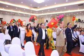 Đoàn đại biểu Công giáo Thủ đô Hà Nội đại diện cho phong trào thi đua yêu nước của đồng bào Công giáo Việt Nam đến chúc mừng Đại hội. (Ảnh: Văn Điệp/TTXVN)