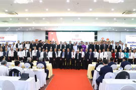 Các Ủy viên Ủy ban Đoàn kết Công giáo Việt Nam nhiệm kỳ 2023-2028 ra mắt Đại hội sáng 12/10/2023. (Ảnh: Minh Đức/TTXVN)