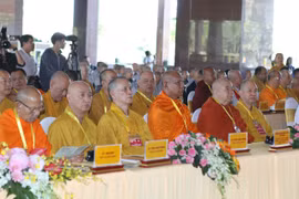 Các nhà lãnh đạo Tăng đoàn, học giả và hành giả Phật Pháp Việt Nam, Lào và Campuchia tham dự Hội nghị. (Ảnh: Thanh Vũ/TTXVN)
