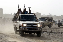 Các tay súng Houthi được triển khai tại Sanaa, Yemen. (Nguồn: EPA/TTXVN)