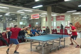 Một trận đấu tại giải "Incentra Open 2017". (Ảnh: Dương Trí/Vietnam+)