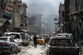 Cảnh đổ nát do giao tranh ở Thành Cổ thuộc Mosul ngày 2/7. (Nguồn: AFP/TTXVN)