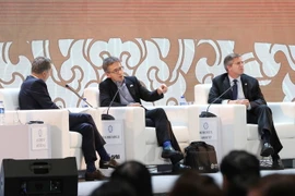 Ông Ian Bremmer (giữa), Chủ tịch Tập đoàn Eurasia phát biểu tại Hội nghị. (Ảnh: TTXVN)