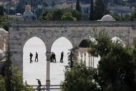 Cảnh sát Israel gác tại hiện trường vụ tấn công. (Nguồn: THX/TTXVN)