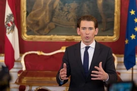 Thủ lĩnh đảng Nhân dân (OeVP), Ngoại trưởng Áo Sebastian Kurz phát biểu tại Vienna ngày 17/10. (Nguồn: AFP/TTXVN)