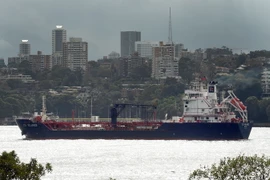 Tàu thuyền hoạt động tại khu vực cảng Sydney, Australia. (Nguồn: AFP/TTXVN)