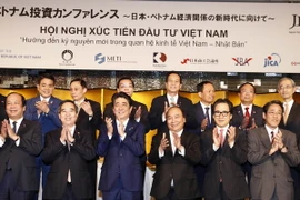 Thủ tướng Nguyễn Xuân Phúc, Thủ tướng Nhật Bản Shinzo Abe với các đại biểu tham dự hội nghị. (Ảnh: Thống Nhất/TTXVN)