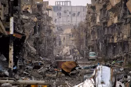 Cảnh đổ nát tại Deir al-Zor, Syria sau các cuộc không kích. (Nguồn: REUTERS/TTXVN)