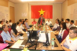 Đại sứ Lê Quý Quỳnh phát biểu tại buổi gặp mặt. (Ảnh: Lê Hòa/Vietnam+)