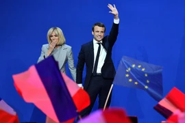 Đệ nhất phu nhân Pháp: Một hành trình đánh đổi