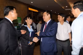 Phó Thủ tướng Chính phủ Vương Đình Huệ với các đại biểu tham dự phiên toàn thể. (Ảnh: Thanh Vũ/TTXVN)