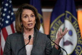 Lãnh đạo thiểu số tại Hạ viện Mỹ Nancy Pelosi trong cuộc họp báo tại thủ đô Washington ngày 13/10. (Nguồn: AFP/TTXVN)