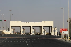 Cửa khẩu Abu Samrah của Qatar trên tuyến biên giới đường bộ với Saudi Arabia. (Nguồn: AFP/TTXVN)