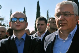 Ông Andrija Mandić (phải và Milan Knežević (trái). (Nguồn: AFP/TTXVN)
