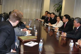 Phó Thủ tướng, Bộ trưởng Bộ Ngoại giao Phạm Bình Minh tiếp Thứ trưởng Ngoại giao Mỹ Thomas A.Shannon. (Ảnh: Hữu Hoàng/TTXVN)