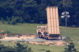 Hệ thống phòng thủ tên lửa tầm cao giai đoạn cuối (THAAD) của Mỹ được triển khai tại Seongju, Hàn Quốc ngày 28/7. (Nguồn: Yonhap/TTXVN)