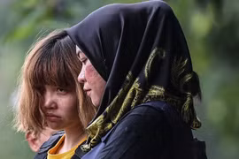 Nghi phạm Đoàn Thị Hương xuất hiện tại tòa án Malaysia. (Nguồn: AFP)