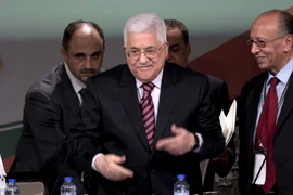 Tổng thống Palestine Mahmoud Abbas (giữa) tại Đại hội lần thứ 7 của Phong trào Fatah ở thành phố Ramallah, Khu Bờ Tây năm 2016. (Nguồn: EPA/TTXVN)