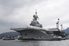 Tàu sân bay hạt nhân Charles de Gaulle của Pháp neo đậu tại thành phố Brest. (Nguồn: Le Figaro)