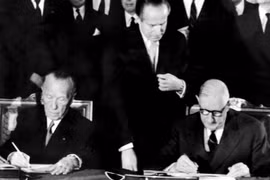 Hiệp ước hợp tác Pháp-Đức (còn gọi là Hiệp ước Elysee) ký kết năm 1963. (Nguồn: DW)