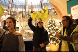 Quang cảnh bên trong trung tâm thương mại Lafayette Galeries. (Nguồn: Archyde)