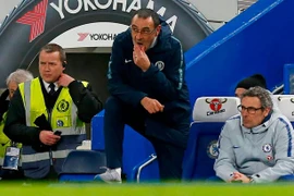 Chiếc ghế của Sarri tại Chelsea đang lung lay dữ dội. (Nguồn: Irish Mirror)