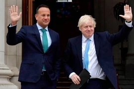 Thủ tướng Anh Boris Johnson (phải) và người đồng cấp Ireland Leo Varadkar. (Nguồn: Independent)