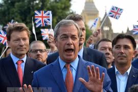 Lãnh đạo Đảng Độc lập Liên hiệp Anh (UKIP) Nigel Farage phát biểu trong cuộc họp báo sau kết quả cuộc trưng cầu ý dân ở London. (Nguồn: AFP/TTXVN)