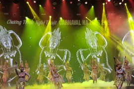 Chương trình nghệ thuật Carnaval Hạ Long 2019 với chủ đề “Từ kỳ quan đến kỳ quan” tại Quần thể Du lịch nghỉ dưỡng sinh thái FLC Hạ Long. (Ảnh: TTXVN)